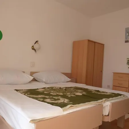 With Parking Space Palit, Rab - 14996 Lejlighed