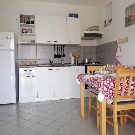 With Parking Space Palit, Rab - 14996 Appartamento