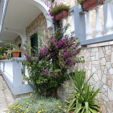 Appartamento With Parking Space Palit, Rab - 14996 Palit