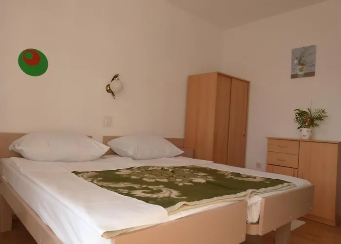With Parking Space Palit, Rab - 14996 Appartement